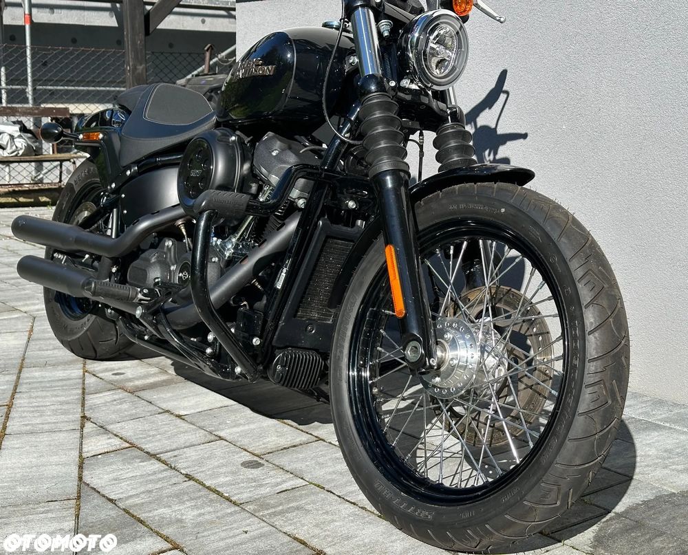 Harley-Davidson Dyna Street Bob - 11