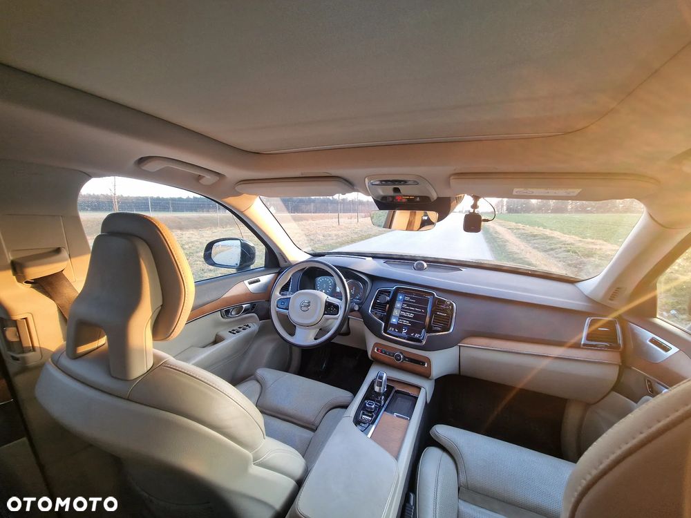 Volvo XC 90 - 12