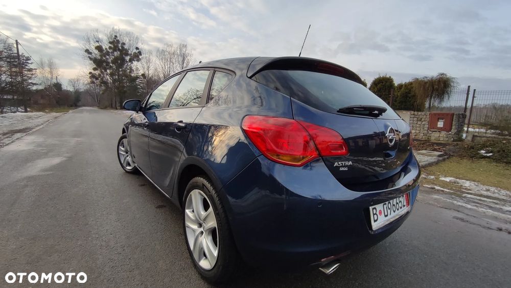 Opel Astra 1.4 Turbo 150 Jahre - 2