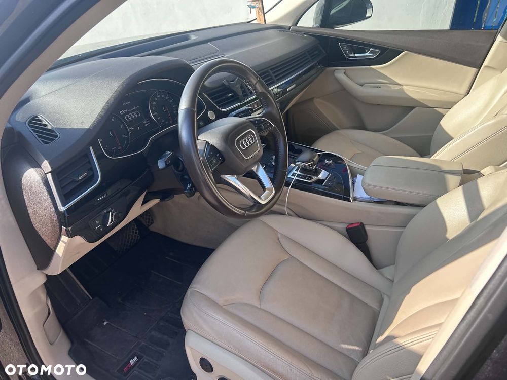 Audi Q7 - 6