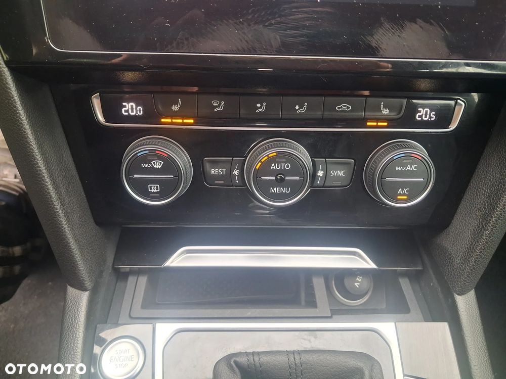 Volkswagen Passat - 28