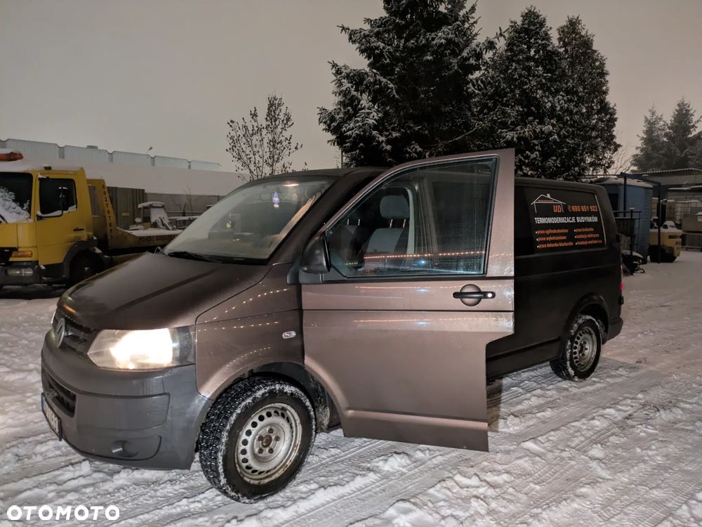Volkswagen Transporter - 1
