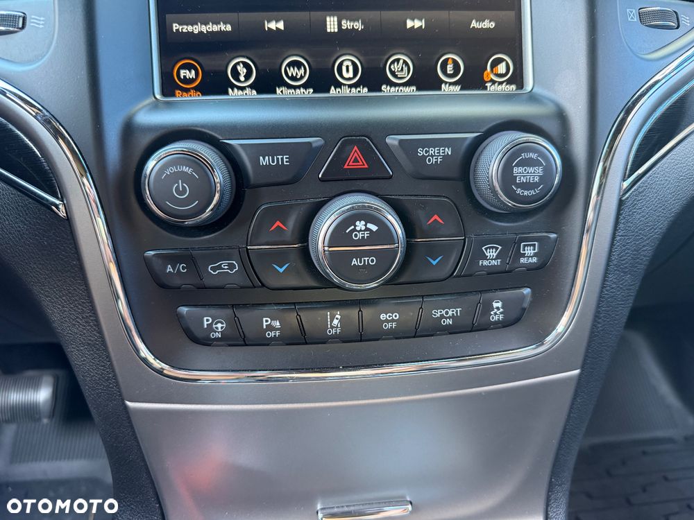 Jeep Grand Cherokee - 13