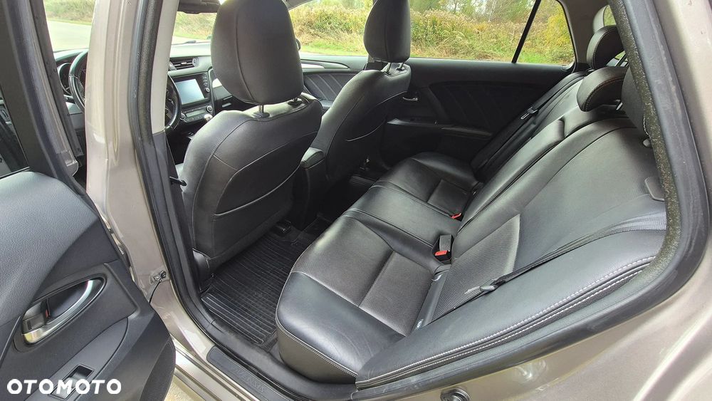 Toyota Avensis 1.8 Prestige - 22