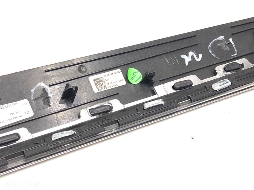 LISTWA DEKOR TUNELU PRAWA  AUDI A8 D5 (4N2, 4N8) 2017 - 2022 60 TFSI Mild Hybrid quattro 338 kW [460 - 8