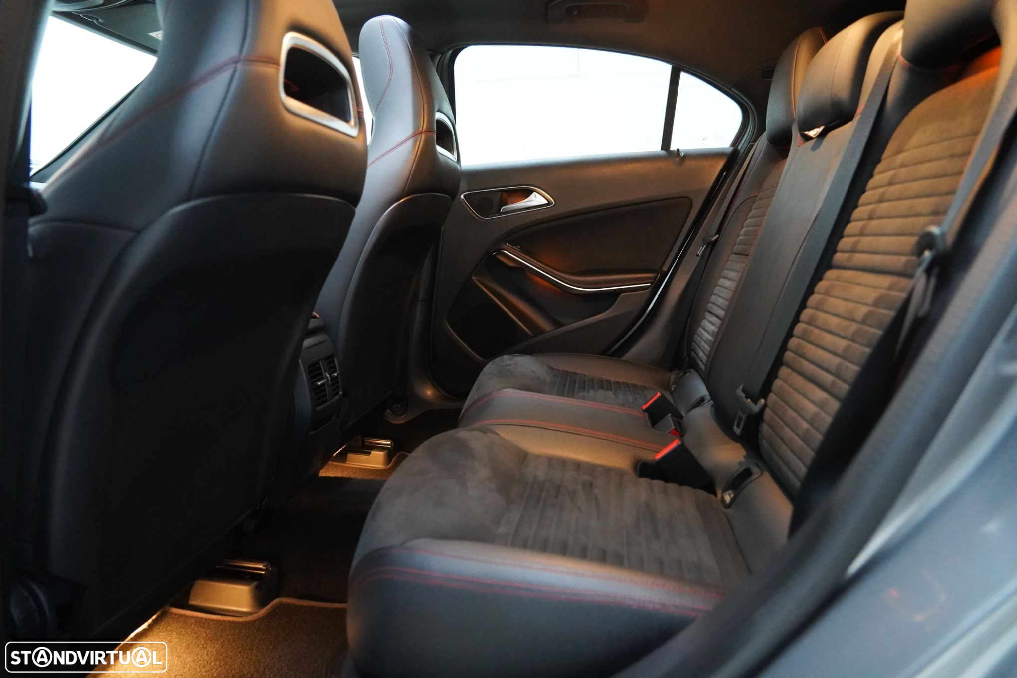 Mercedes-Benz A 45 AMG 4-Matic - 7