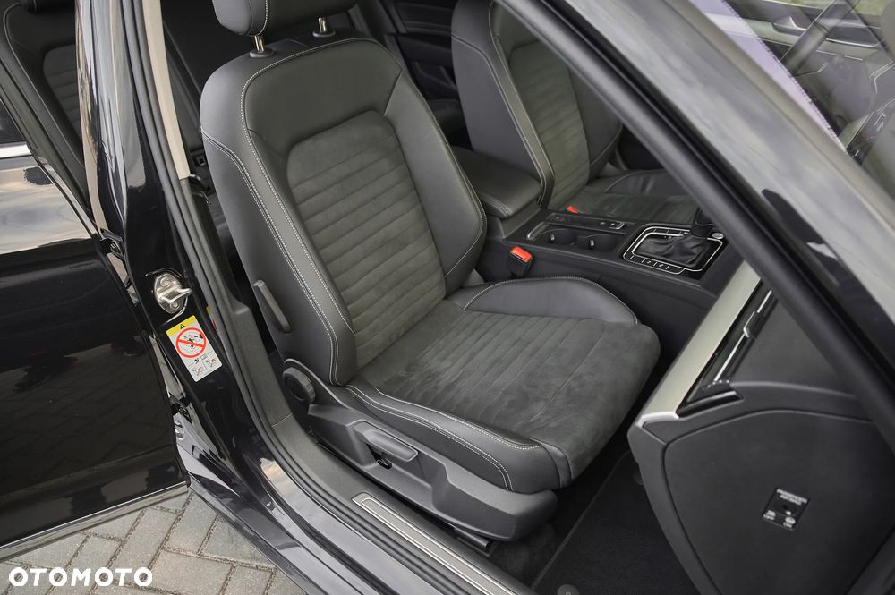 Volkswagen Passat Variant 2.0 TDI EVO Elegance DSG - 27