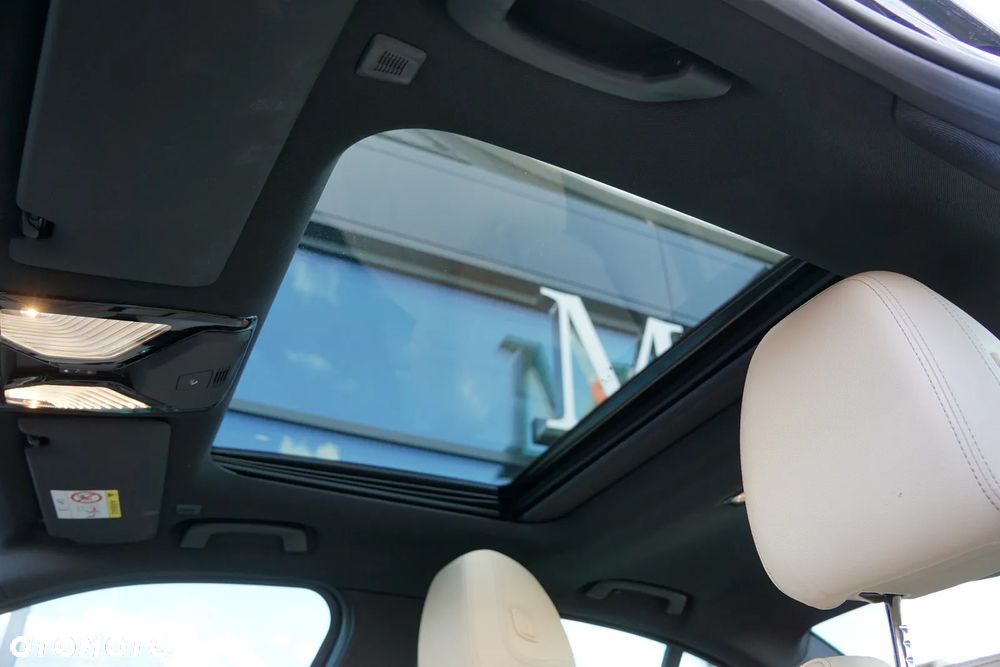 BMW Seria 3 330e PHEV M Sport - 23