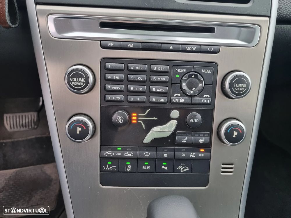 Volvo XC 60 2.4 D5 Summum AWD Geartronic - 15