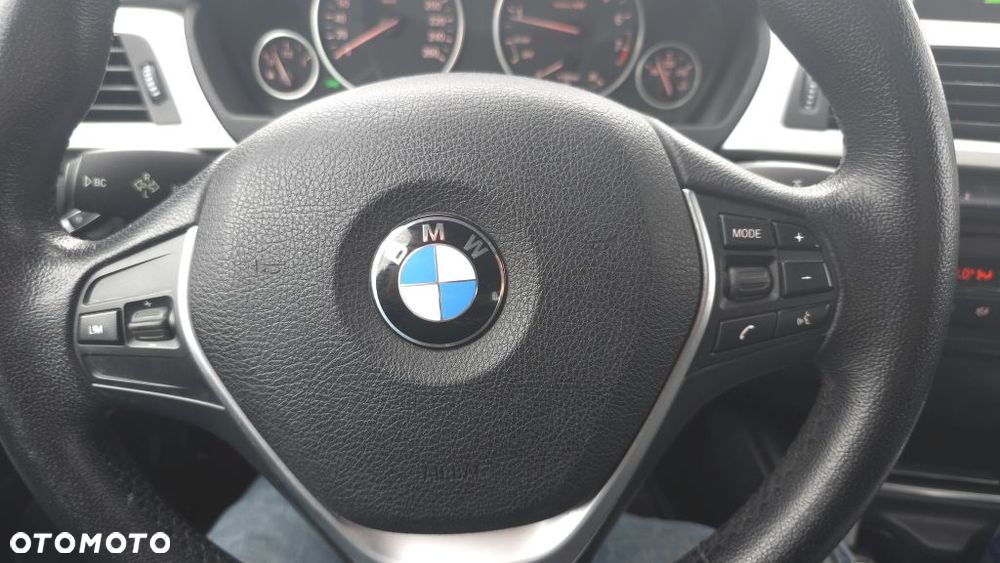 BMW Seria 3 320i Modern Line - 17