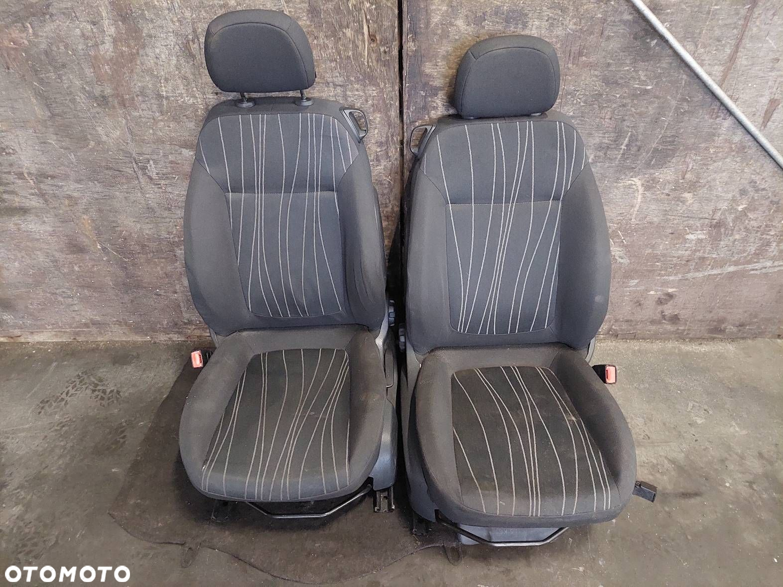 FOTEL FOTELE KOMPLET LEWY PRAWY KANAPA TYŁ OPEL CORSA D HB 3D - 4