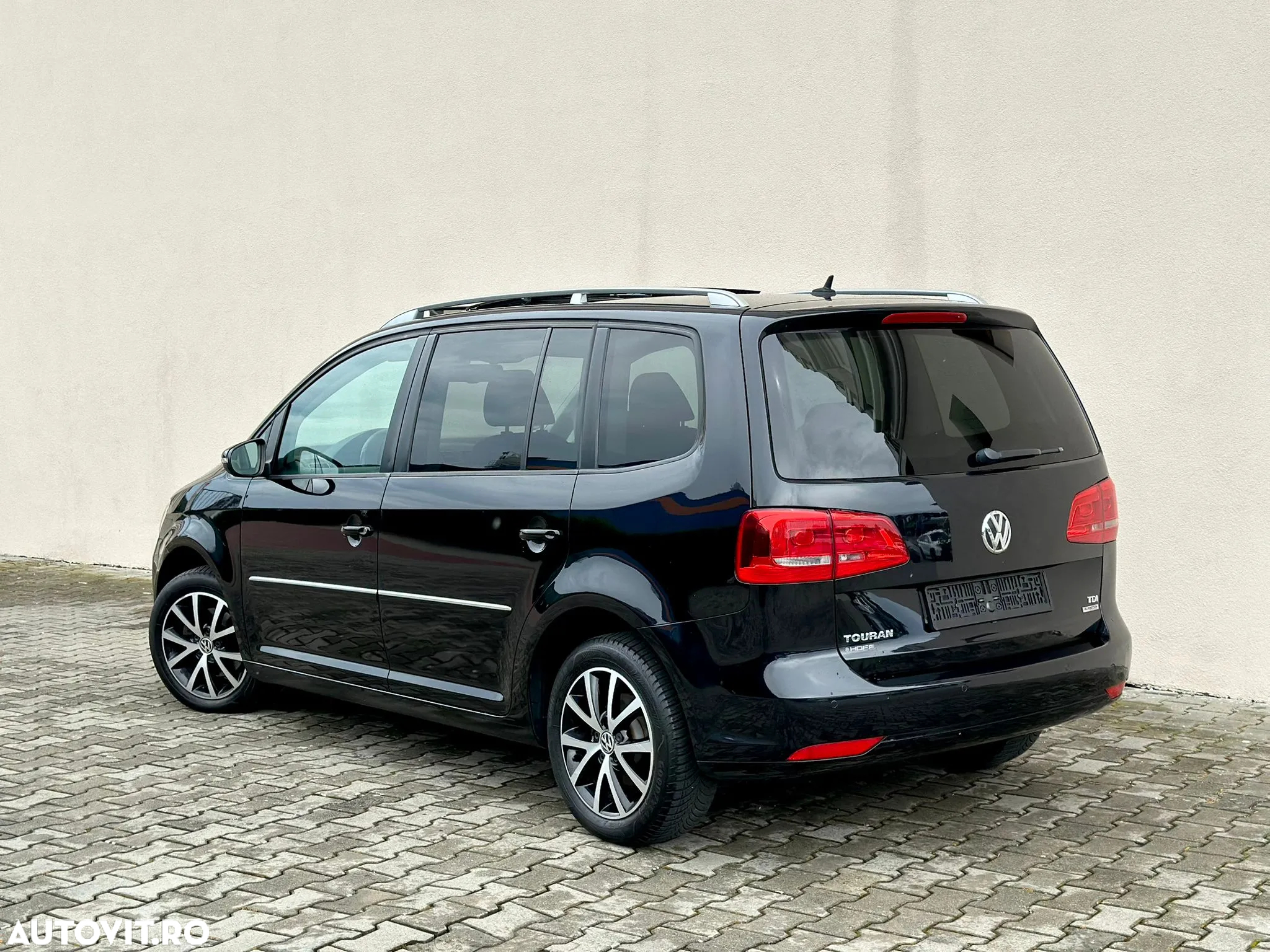 Volkswagen Touran 1.6 TDI BlueMotion Technology Comfortline - 2