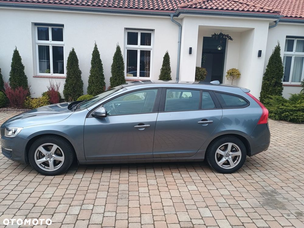 Volvo V60 D2 Geartronic Momentum - 4