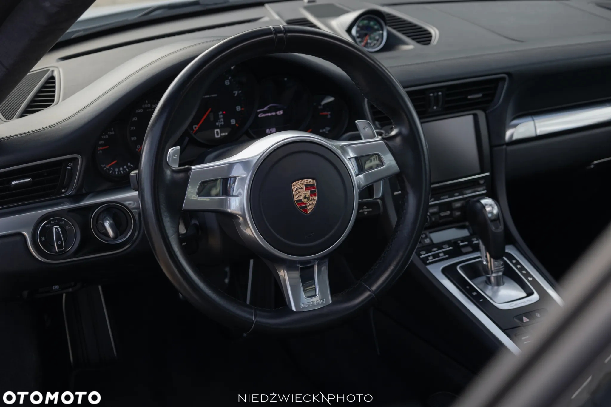 Porsche 911 50th Anniversary Edition PDK - 8