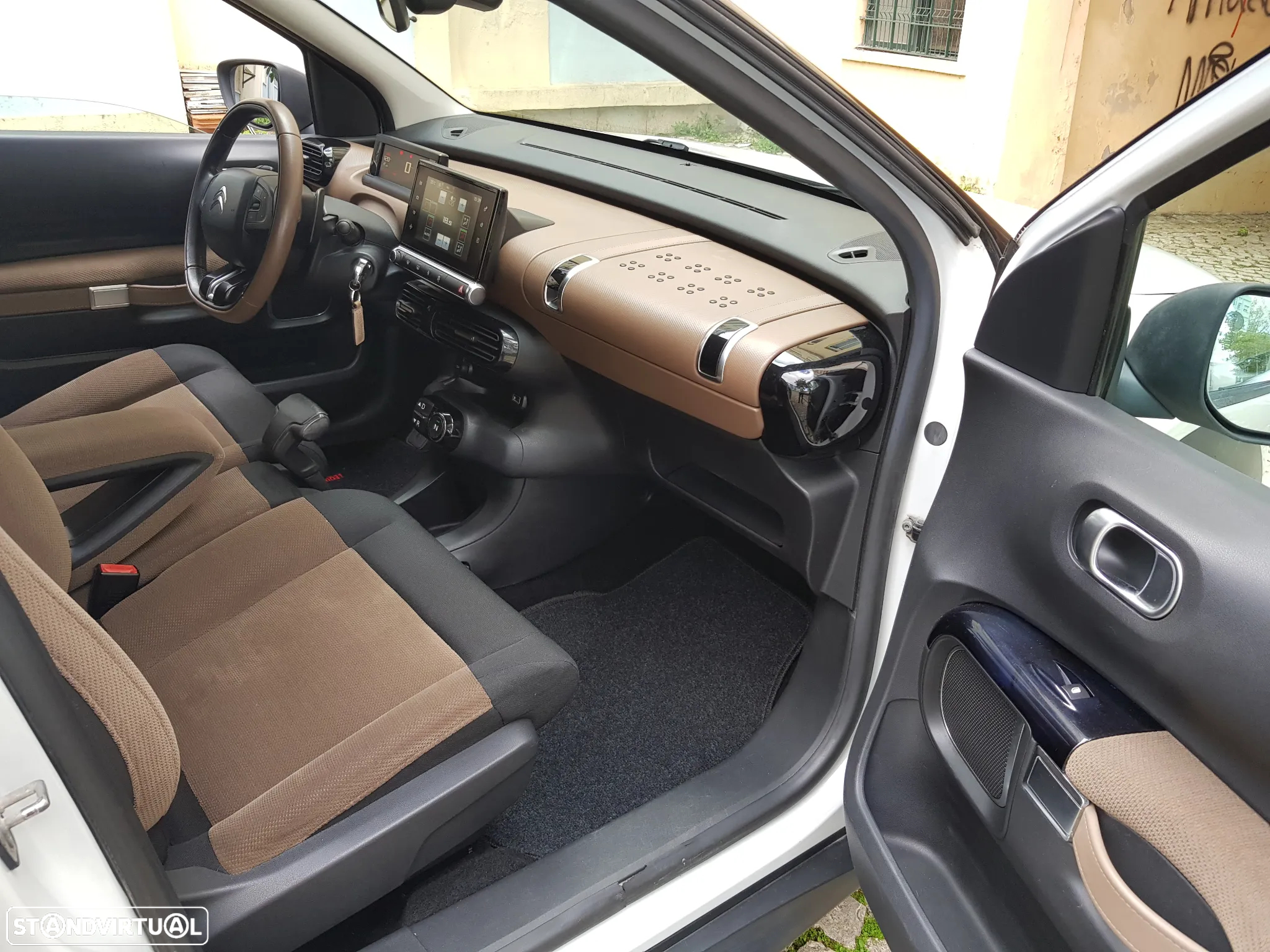 Citroën C4 Cactus 1.6 e-HDi Feel J17 ETG6 - 38