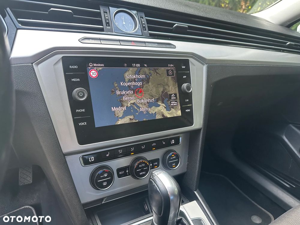 Volkswagen Passat 2.0 TDI SCR Trendline DSG - 23
