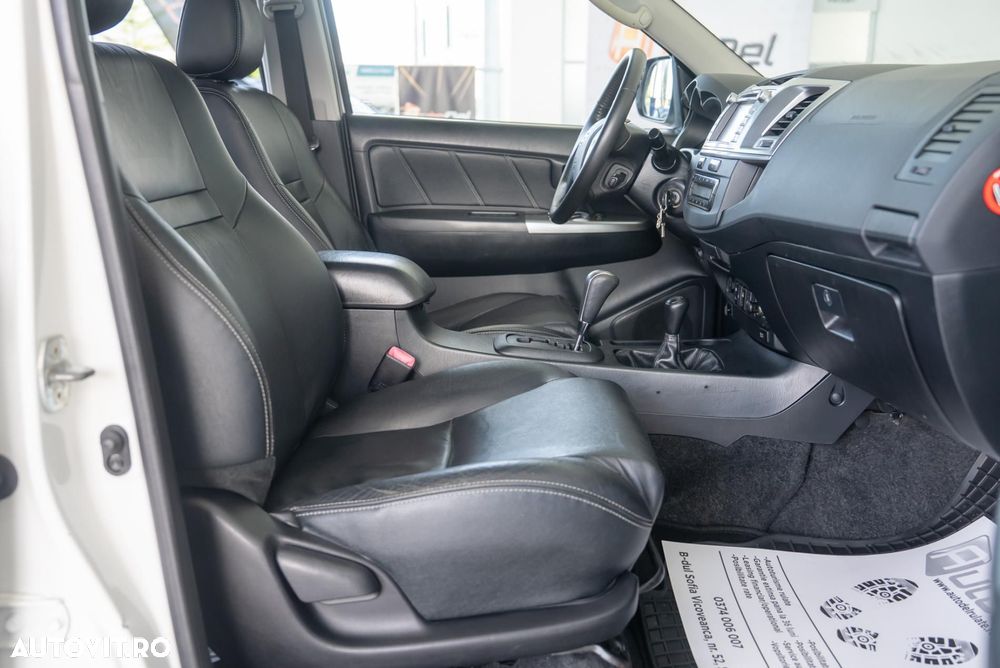 Toyota Hilux 4x4 Double Cab DPF Autm. Executive - 17