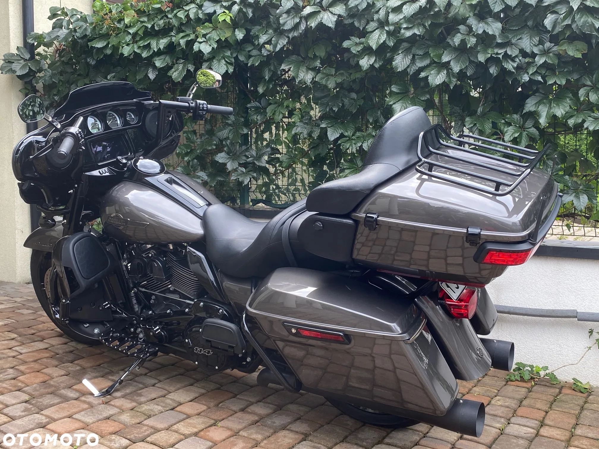 Harley-Davidson FLH Electra Glide - 12