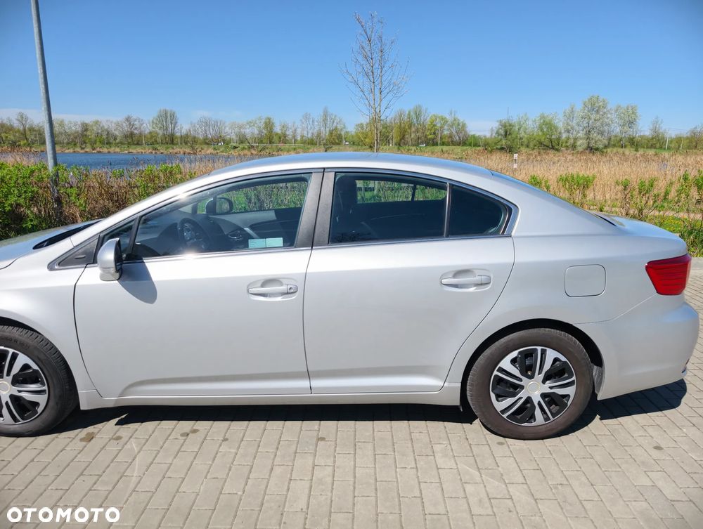 Toyota Avensis 1.8 Active MS - 5