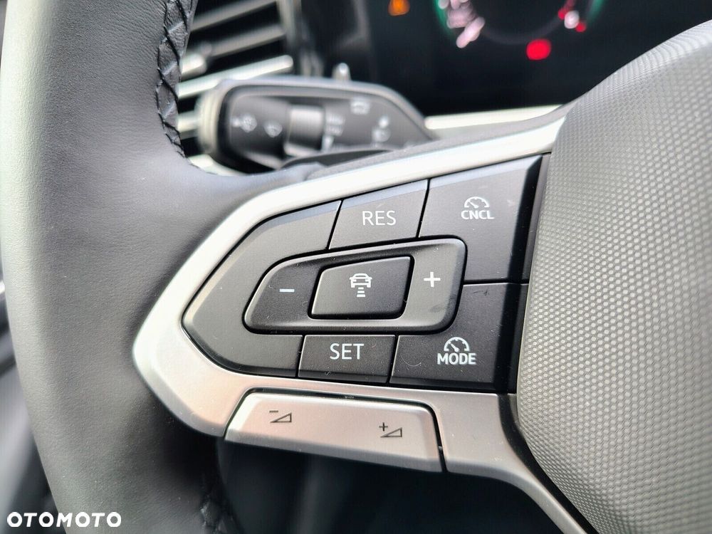 Volkswagen Passat - 11