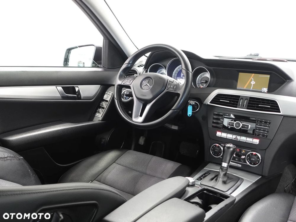 Mercedes-Benz Klasa C 200 (BlueEFFICIENCY) 7G-TRONIC Avantgarde - 30