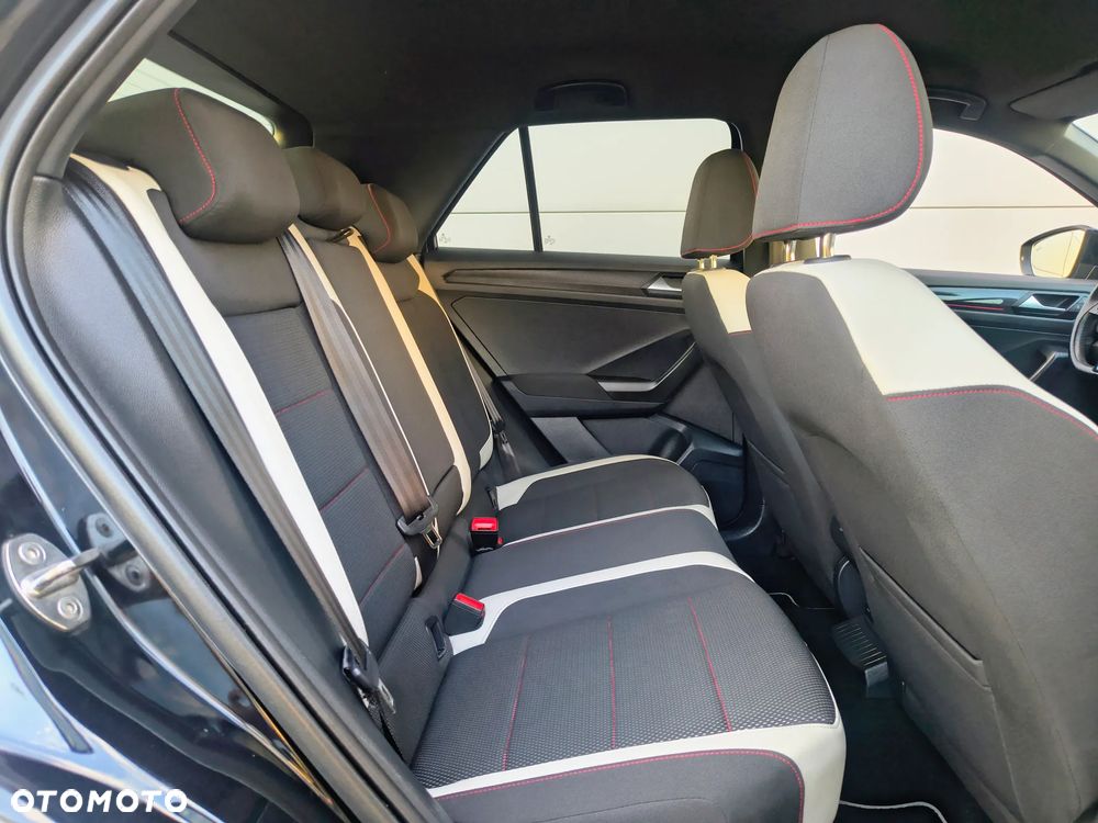 Volkswagen T-Roc - 20
