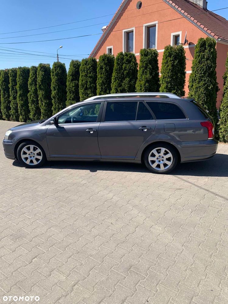 Toyota Avensis 1.8 VVT-i Sol - 4