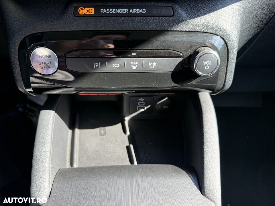 Ford Kuga 2.5 Duratec PHEV TITANIUM - 24