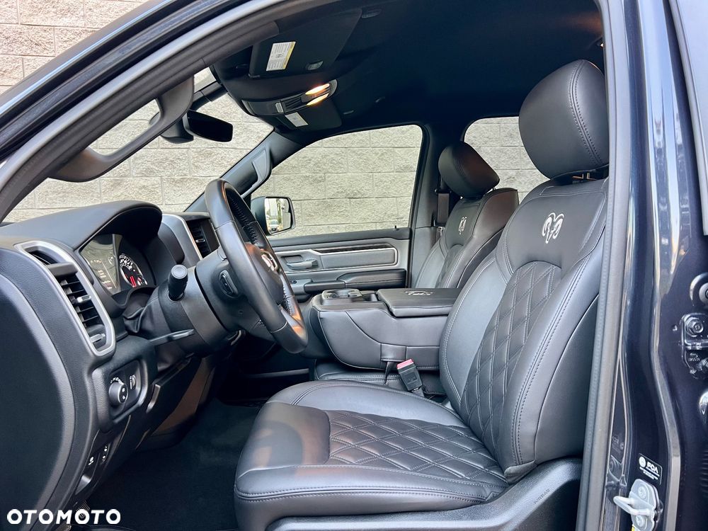 RAM 1500 Crew Cab Shortbed Bighorn - 11