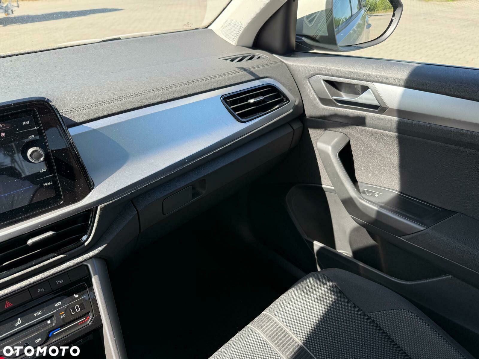 Volkswagen T-Roc 1.5 TSI Life Plus DSG - 29