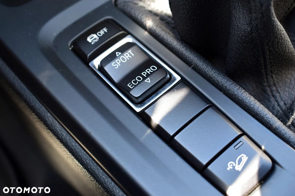 BMW X1 xDrive20i Advantage - 19