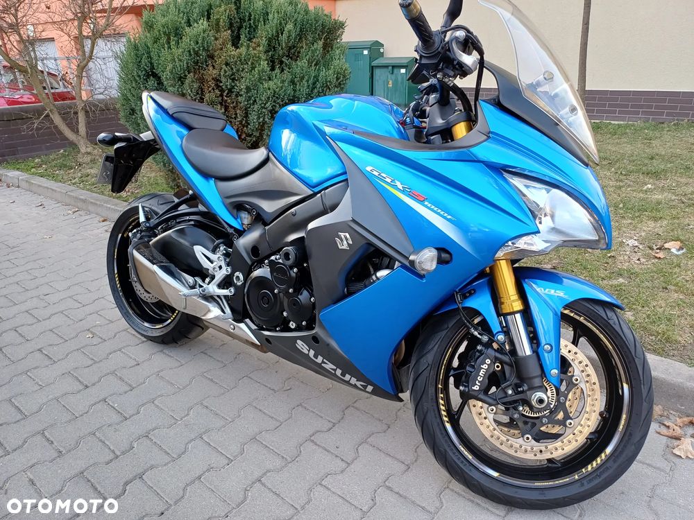Suzuki GSX 1000 - 3