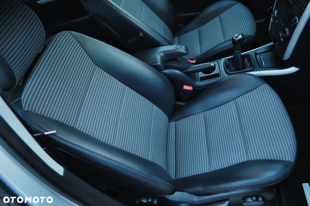 Mercedes-Benz Klasa A 150 Avantgarde Edition 10 - 24