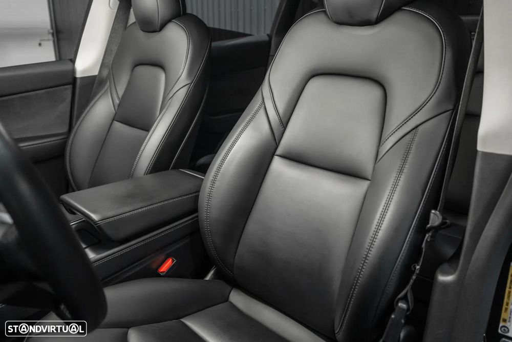 Tesla Model Y Long Range Dual Motor AWD - 21