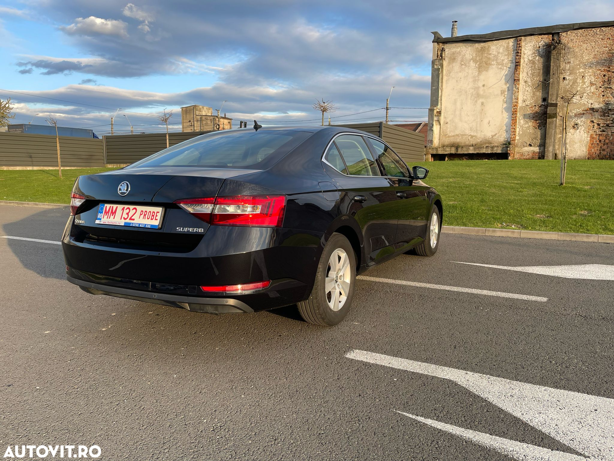 Skoda Superb 2.0 TDI DSG Premium Edition - 7