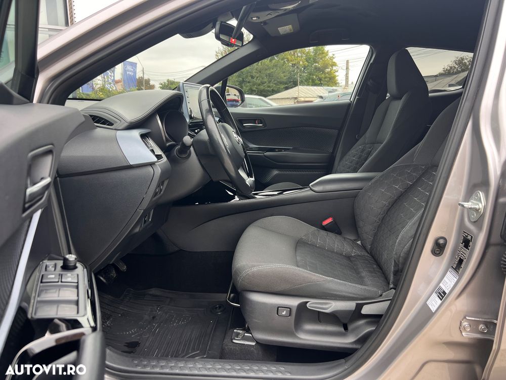 Toyota C-HR - 9