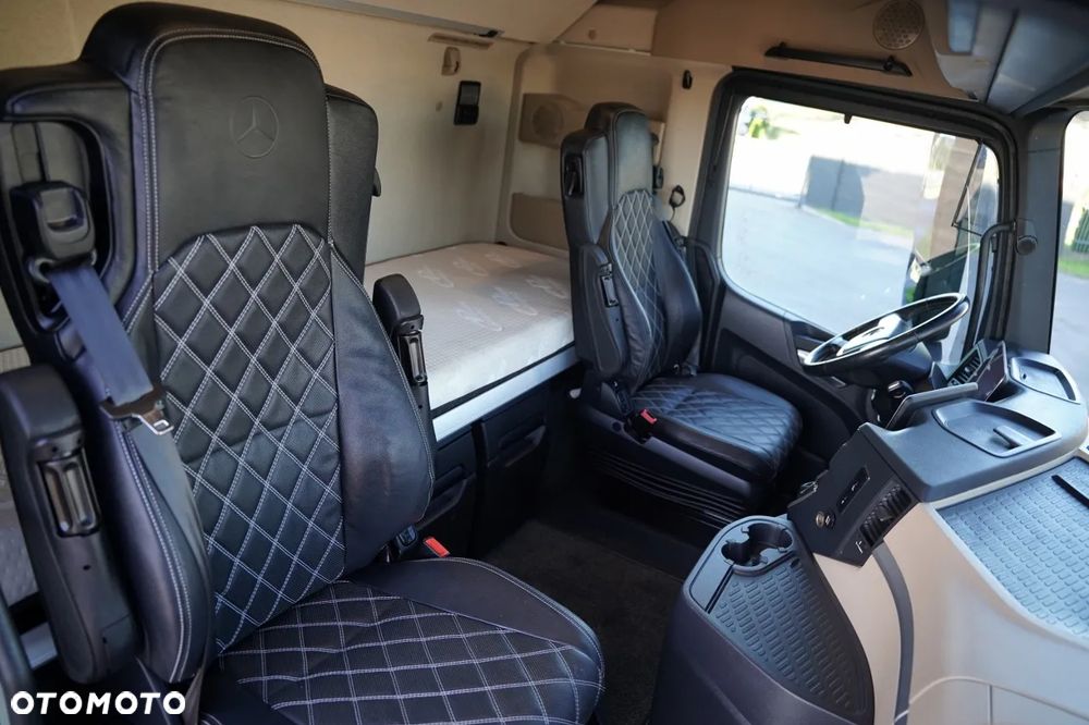 Mercedes-Benz ACTROS 1851 / RETARDER / GIGA SPACE /  KLIMA POSTOJOWA / BOGATE WYPOSAŻENIE /  / OPONY 100%  / ALUFELGI / EURO 6 - 34