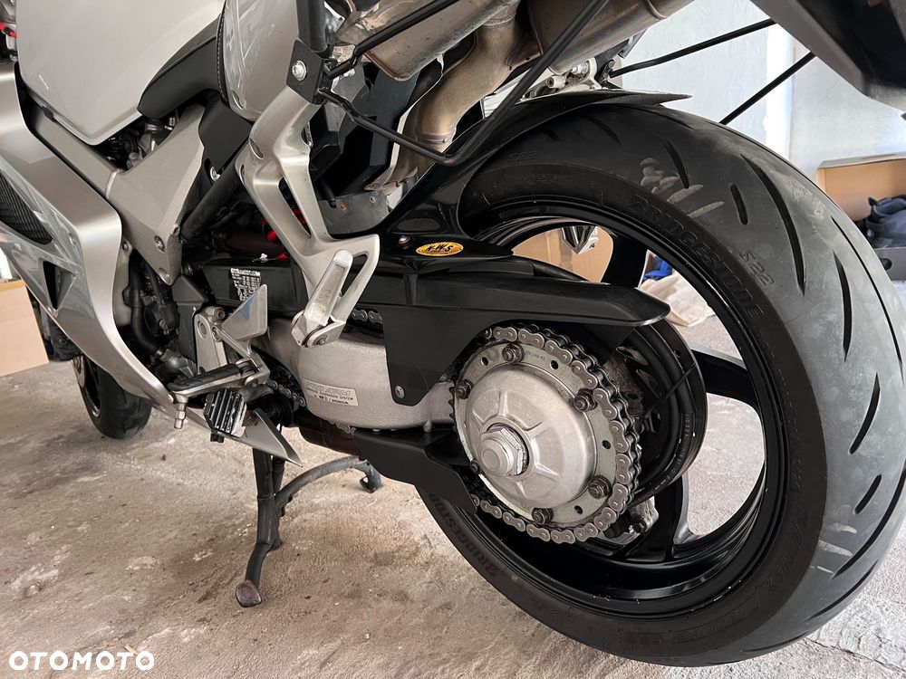 Honda VFR - 6