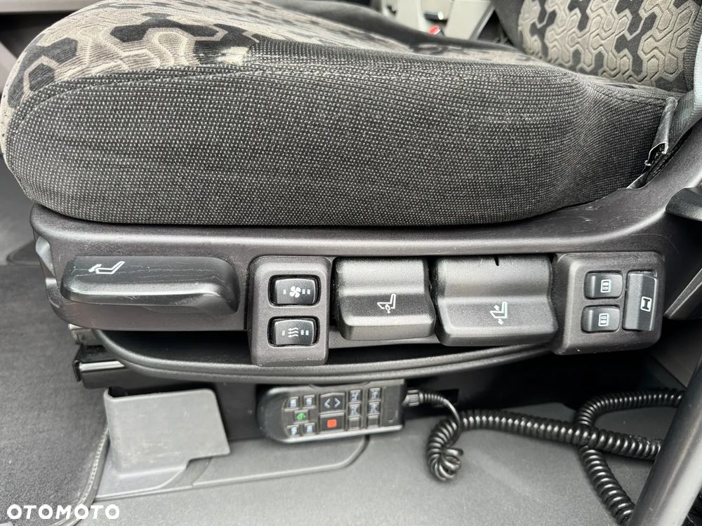 Scania S 450 / ACC / OBRACANY FOTEL / FULL LED / RETARDER / DUŻA NAVI / VIRTUAL KOKPIT / Z NIEMIEC - 31