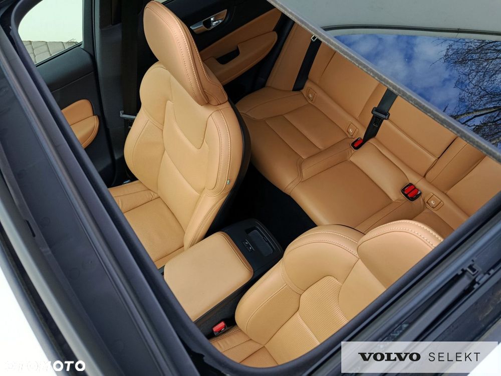 Volvo XC 60 - 30