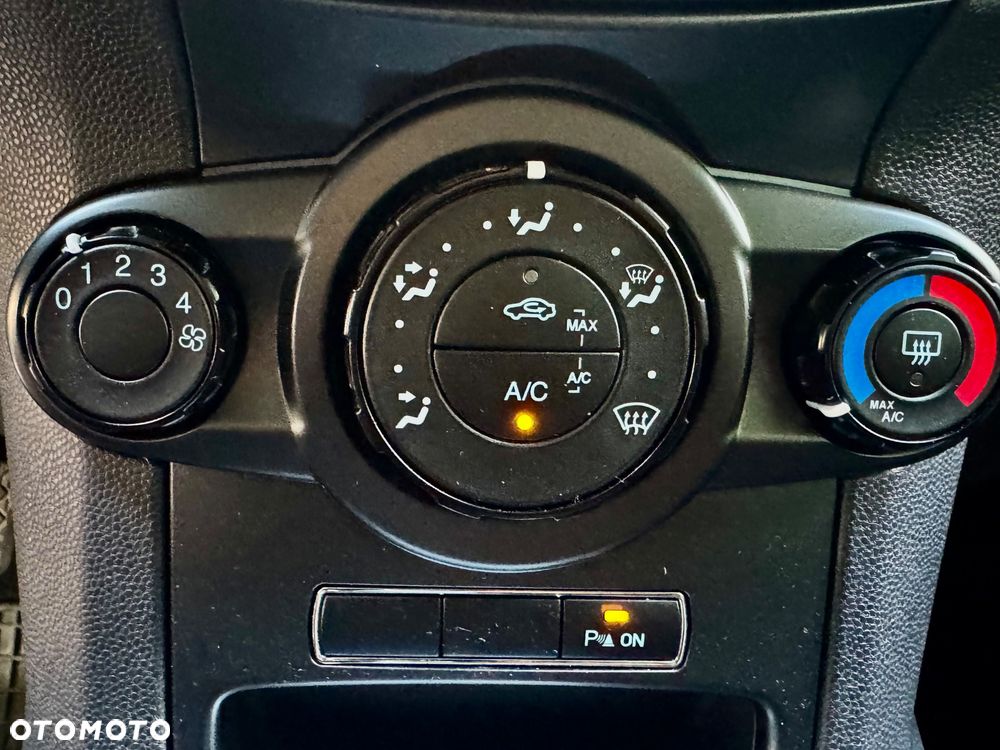 Ford Fiesta - 17
