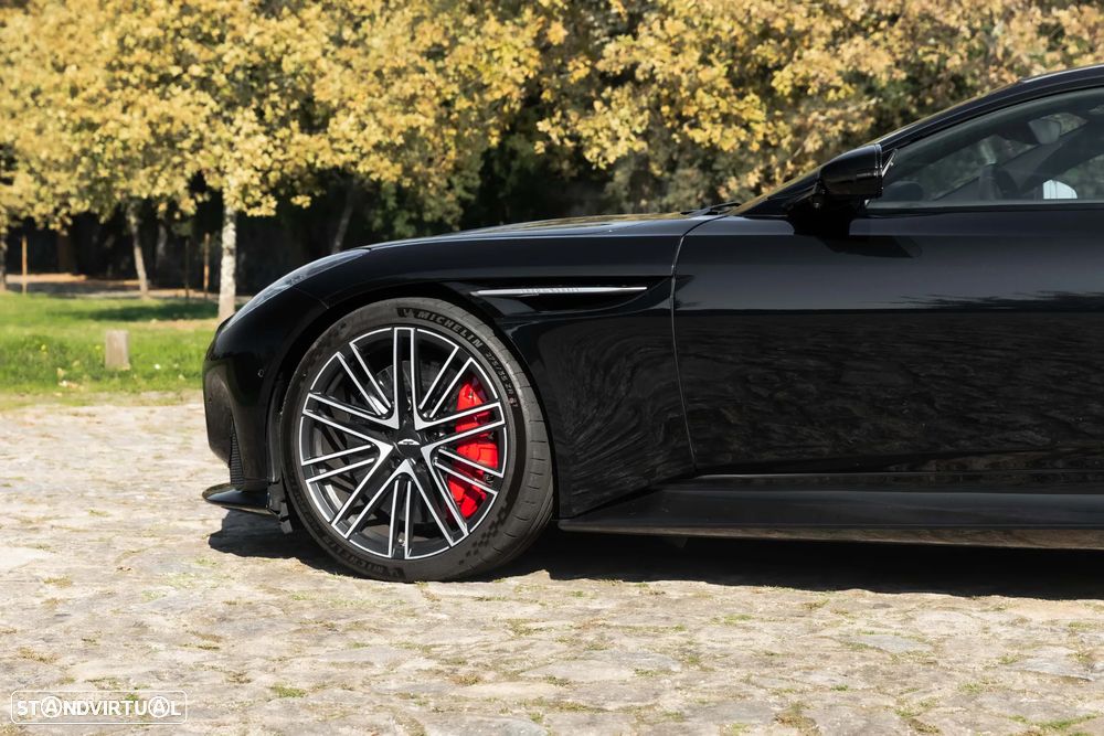 Aston Martin DB12 Coupé V8 Auto - 8