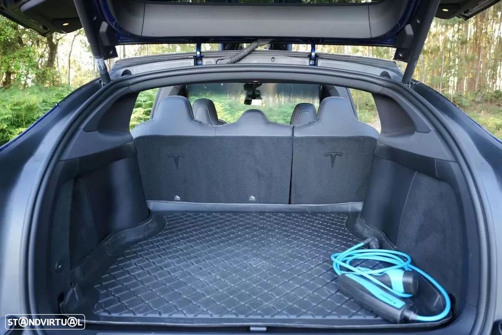 Tesla Model X 75D - 26
