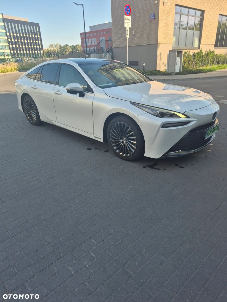 Toyota Mirai Executive - 17