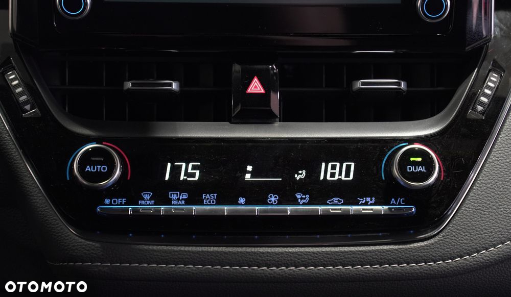 Suzuki Swace 1.8 Hybrid Premium Plus CVT - 18