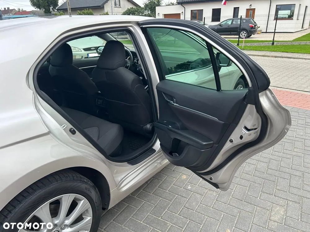 Toyota Camry 2.5 Hybrid Comfort CVT - 27