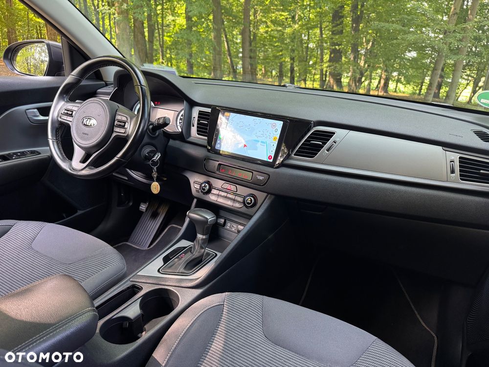 Kia Niro 1.6 GDI Hybrid M - 12