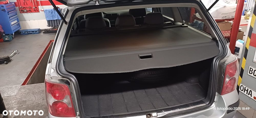 Volkswagen Passat 1.6 - 16