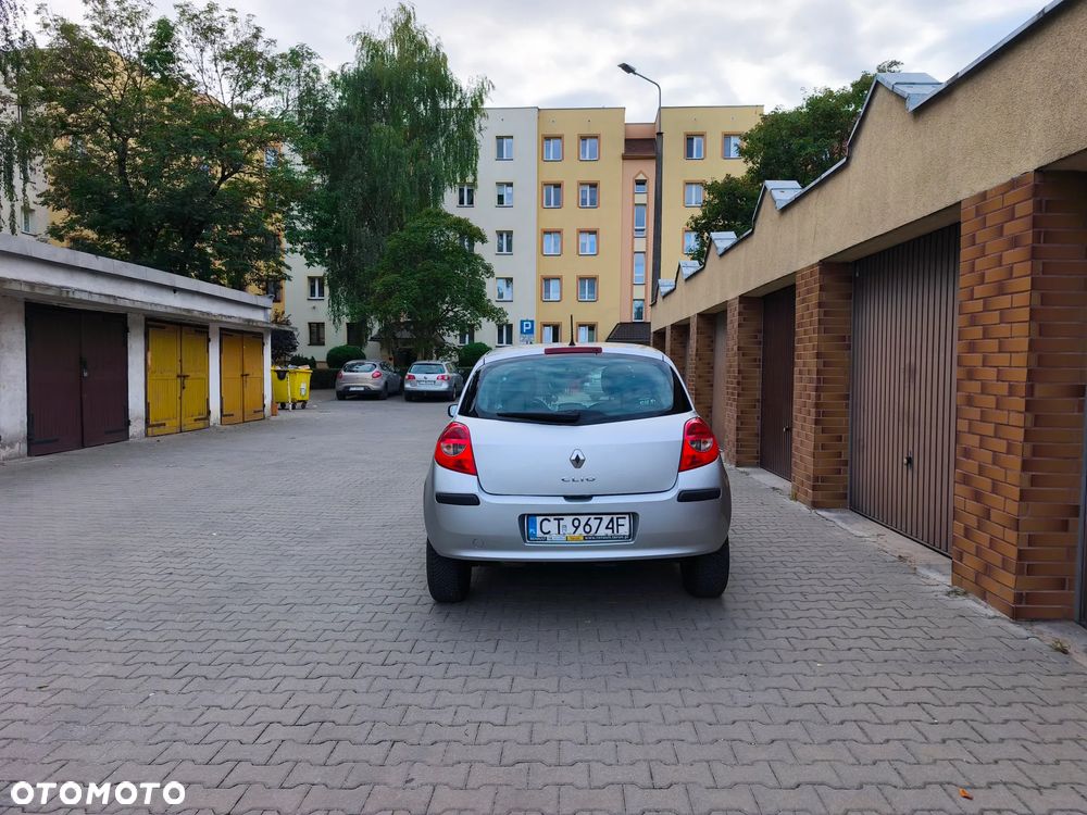 Renault Clio - 7