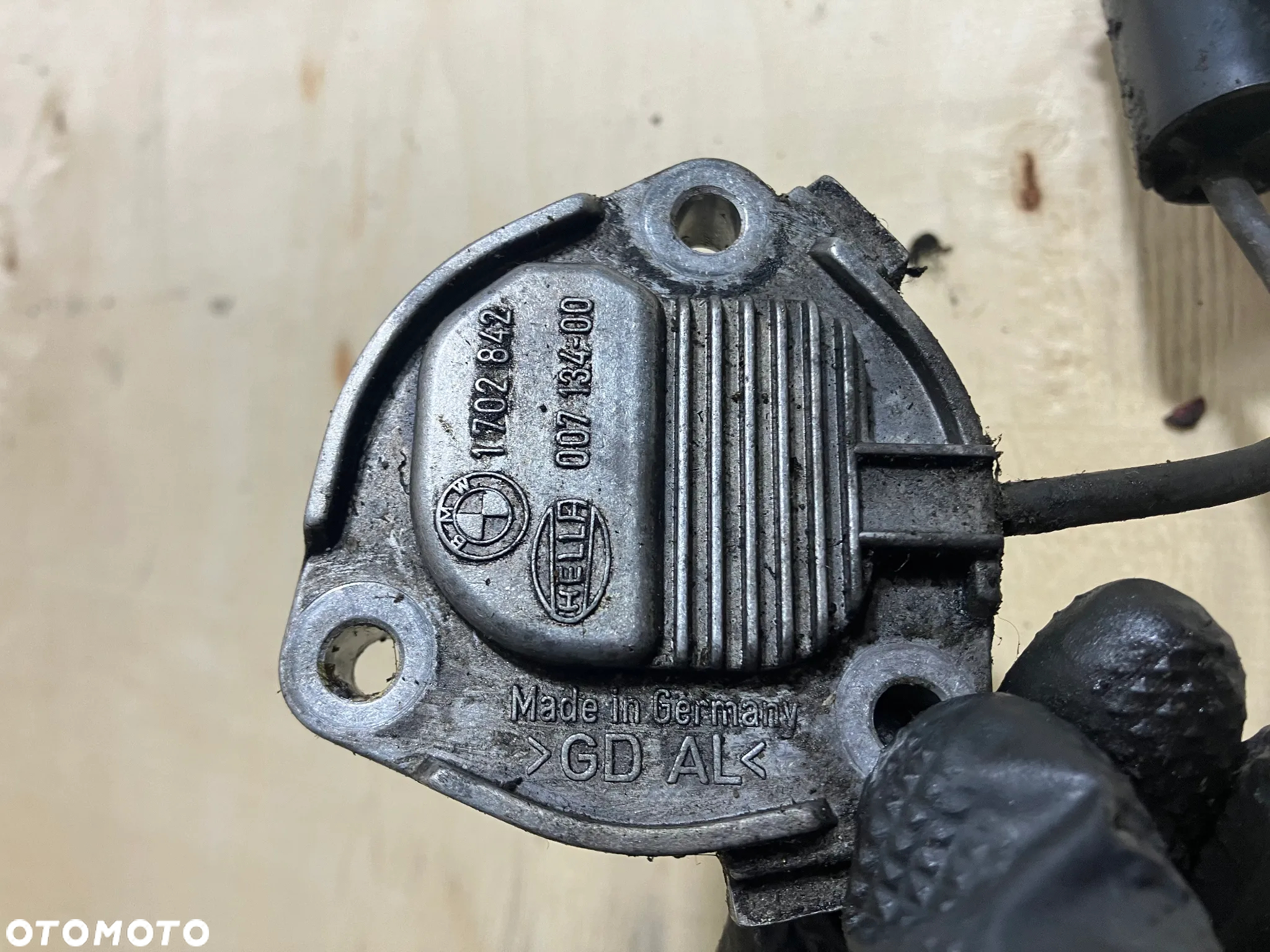 CZUJNIK POZIOMU OLEJU BMW E38 M60 V8 3.0 4.0 MISKA 1702842 E31 E32 E34 740i 540i 840i - 3
